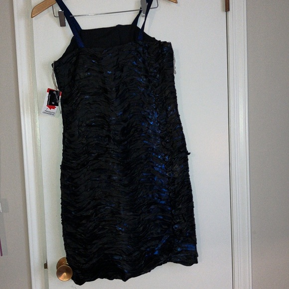 Unique Metallic shimmer Black and cobalt blue mini party dress - Picture 5 of 9